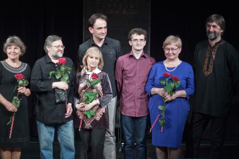 Na zdjęciu od prawej: Anatol Borowik, Alicja Kuberska, Paweł Banach, Krystyna Konecka, Piotr Piątek, Artur Szczęsny i Pani Malczewska